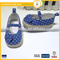 Comprar los zapatos de bebé encantadores de la tela de algodón de China de los zapatos zapatos de vestido baratos de los bebés de la fantasía